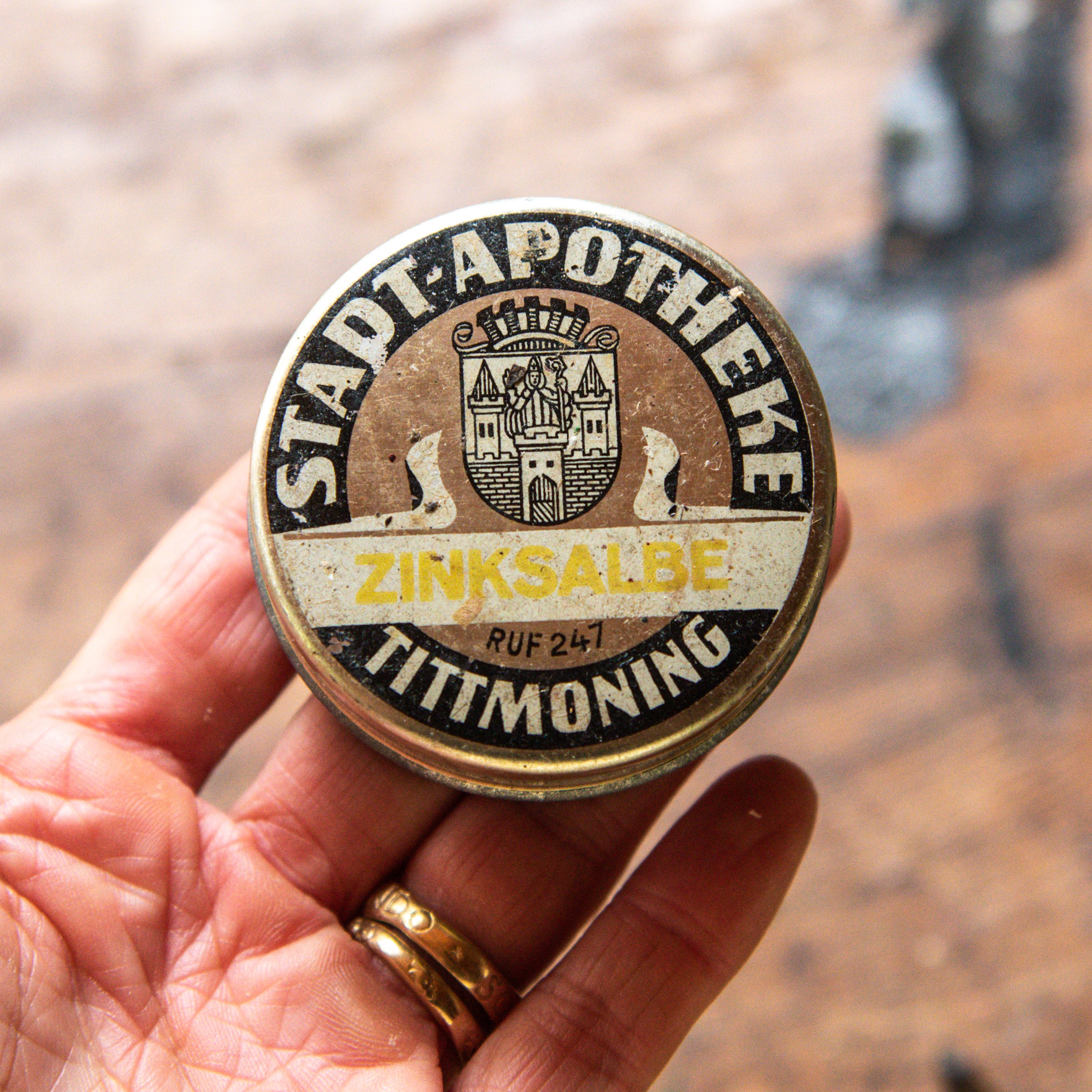 Apotheke with 4 Beam Paints