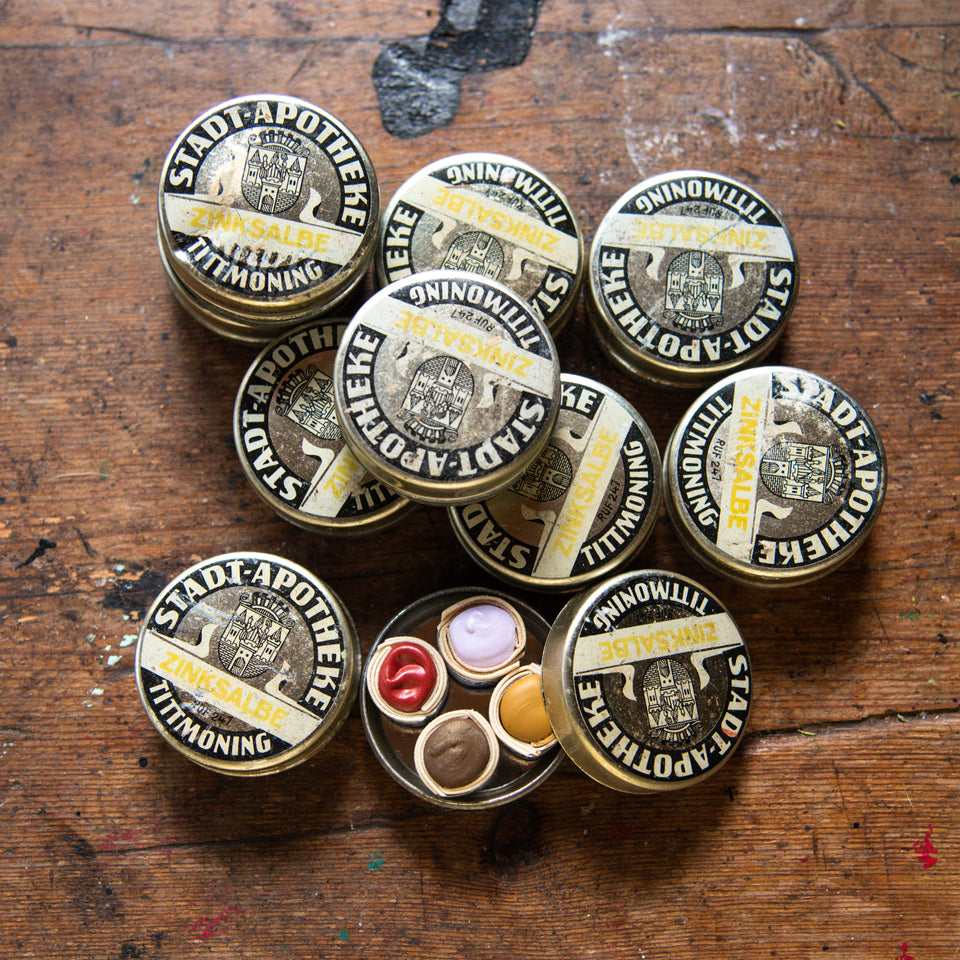 Apotheke with 4 Beam Paints