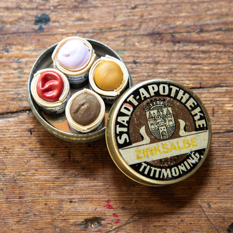 Apotheke with 4 Beam Paints