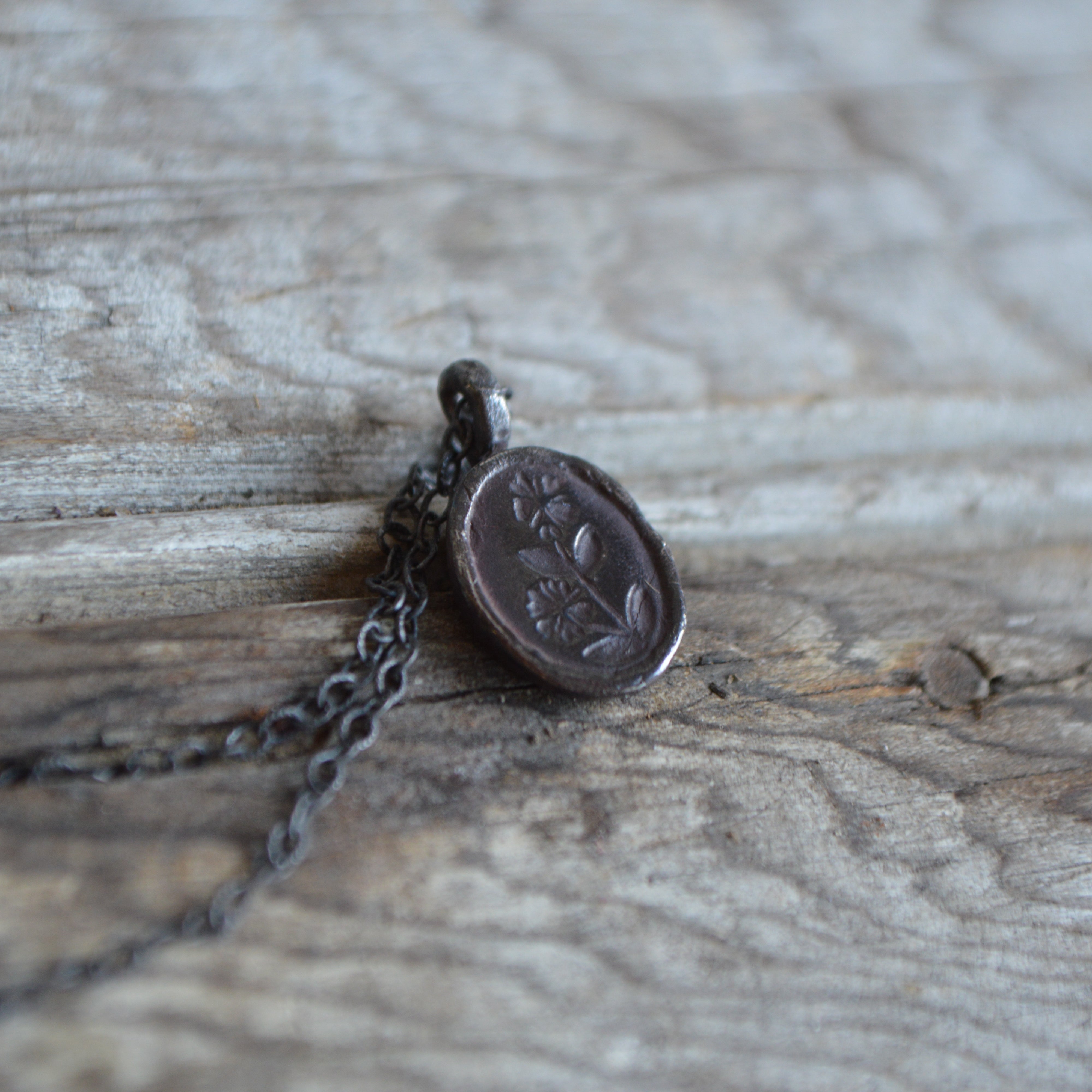 /color-Oxidized Sterling Silver