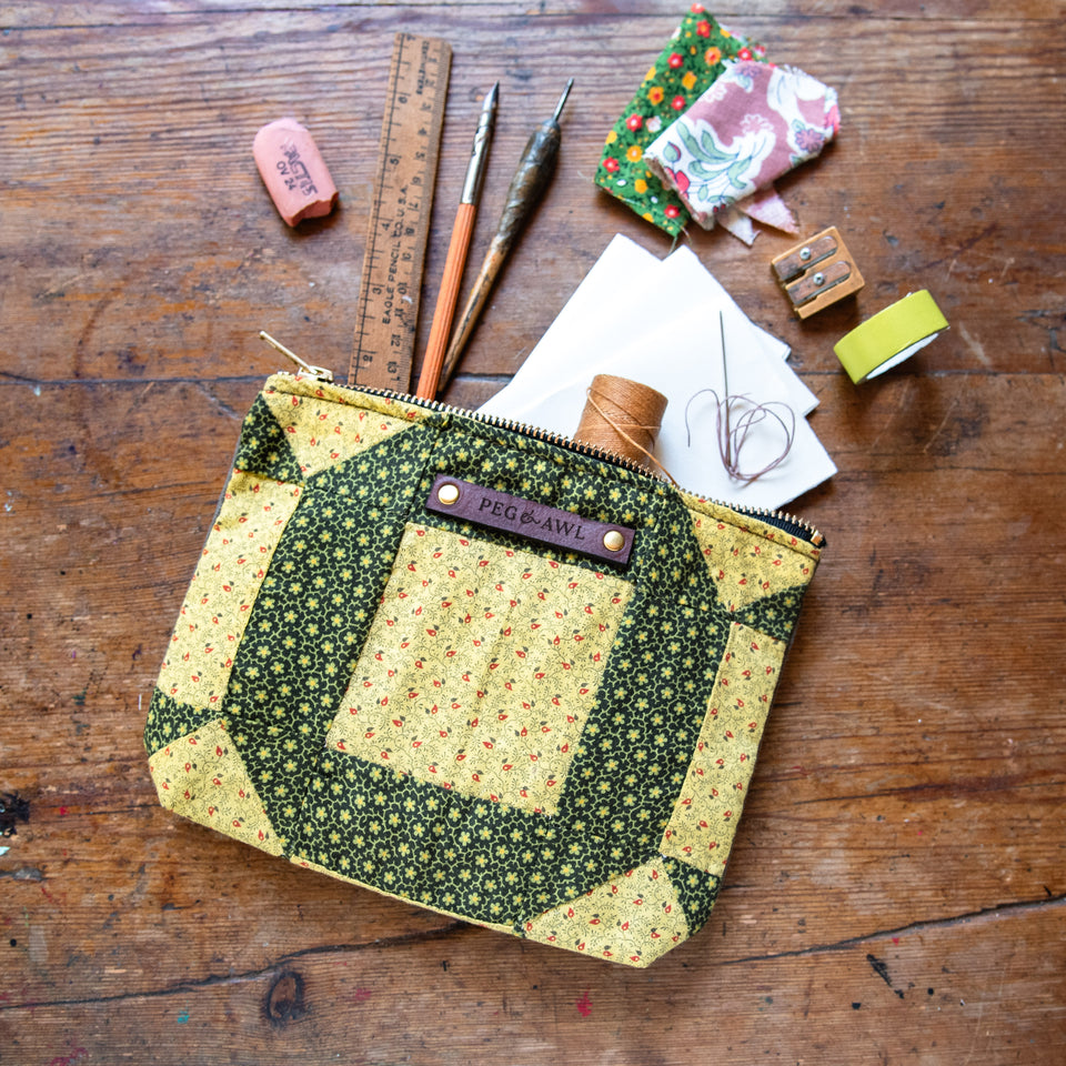 Custom Pouch with Early 1900s Quiltblock: Eszter
