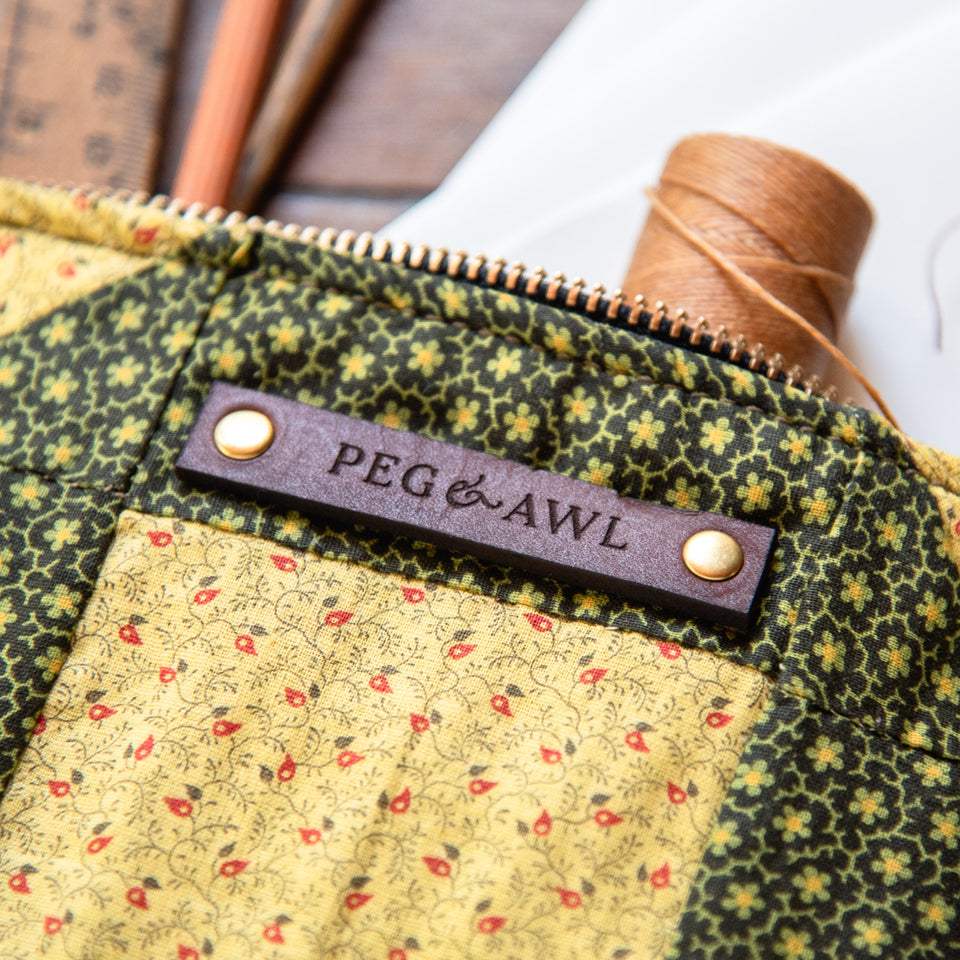 Custom Pouch with Early 1900s Quiltblock: Eszter