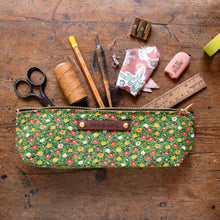 Drafter Pouch with 1960s Cotton: Katerina