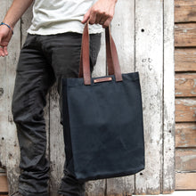 The Marlowe Carryall: Merry Mishap