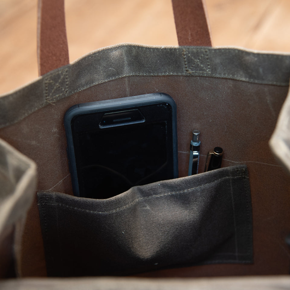 The Marlowe Carryall: Merry Mishap