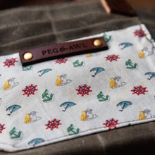 Pipit Tote with 1950's Kitchen Apron: Polly