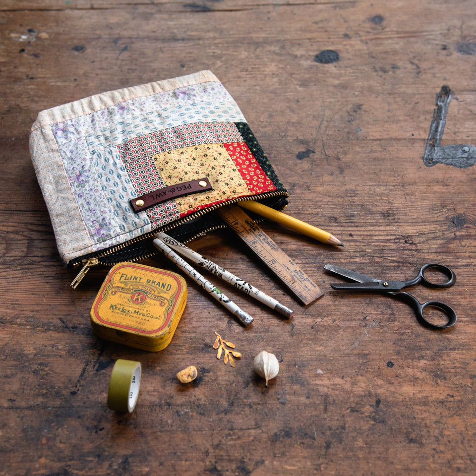 Keeper Pouch with 1900s Log Cabin Patchwork Quilt: Ameliana