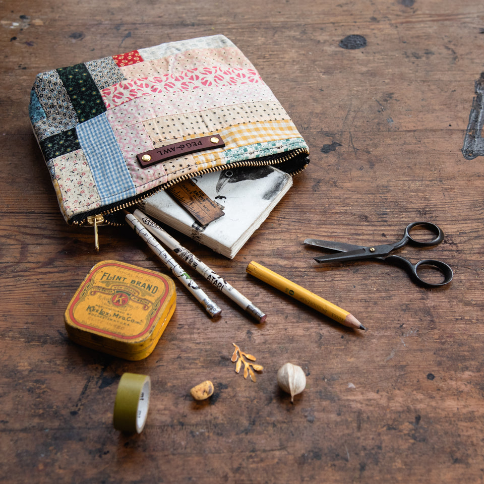 Keeper Pouch with 1900s Log Cabin Patchwork Quilt: Ameliana