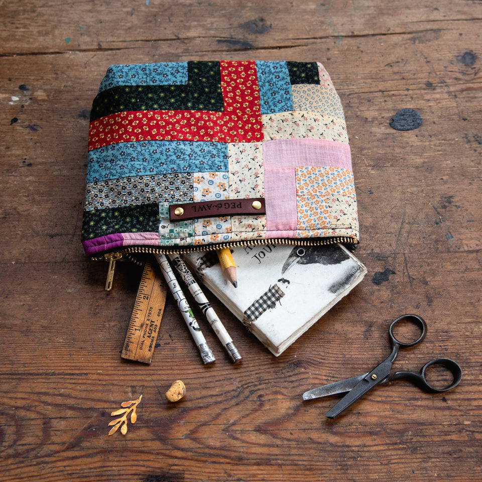 Keeper Pouch with 1900s Log Cabin Patchwork Quilt: Ameliana