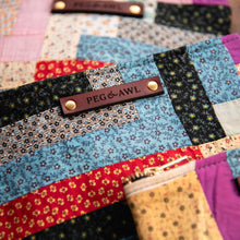 Keeper Pouch with 1900s Log Cabin Patchwork Quilt: Ameliana