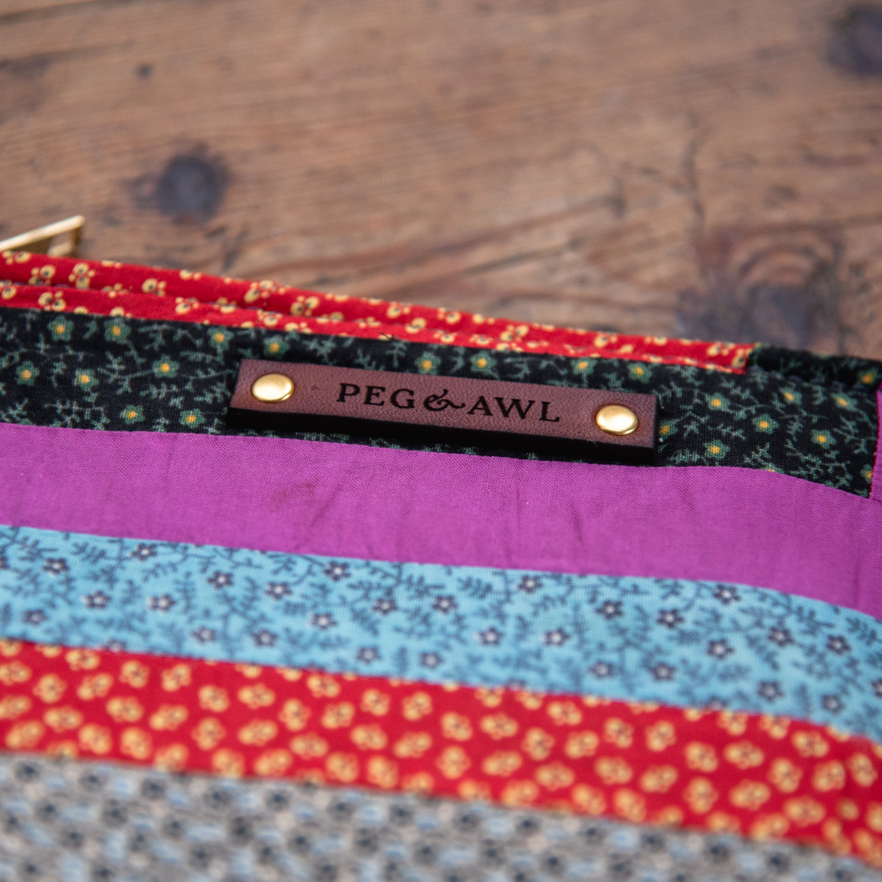 Keeper Pouch with 1900s Log Cabin Patchwork Quilt: Ameliana