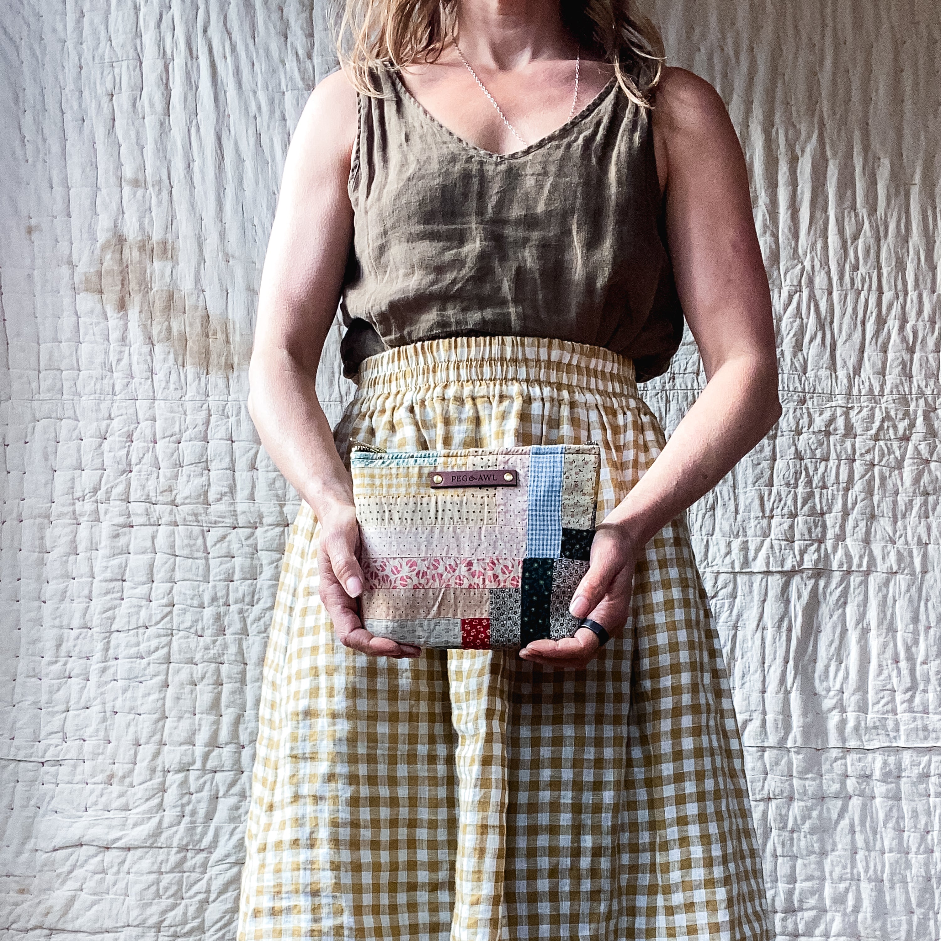 Keeper Pouch with 1900s Log Cabin Patchwork Quilt: Ameliana