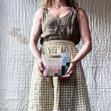 Keeper Pouch with 1900s Log Cabin Patchwork Quilt: Ameliana