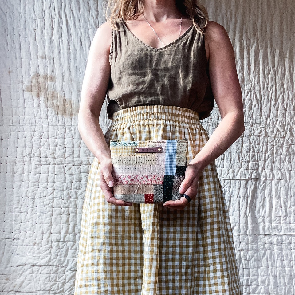 Keeper Pouch with 1900s Log Cabin Patchwork Quilt: Ameliana