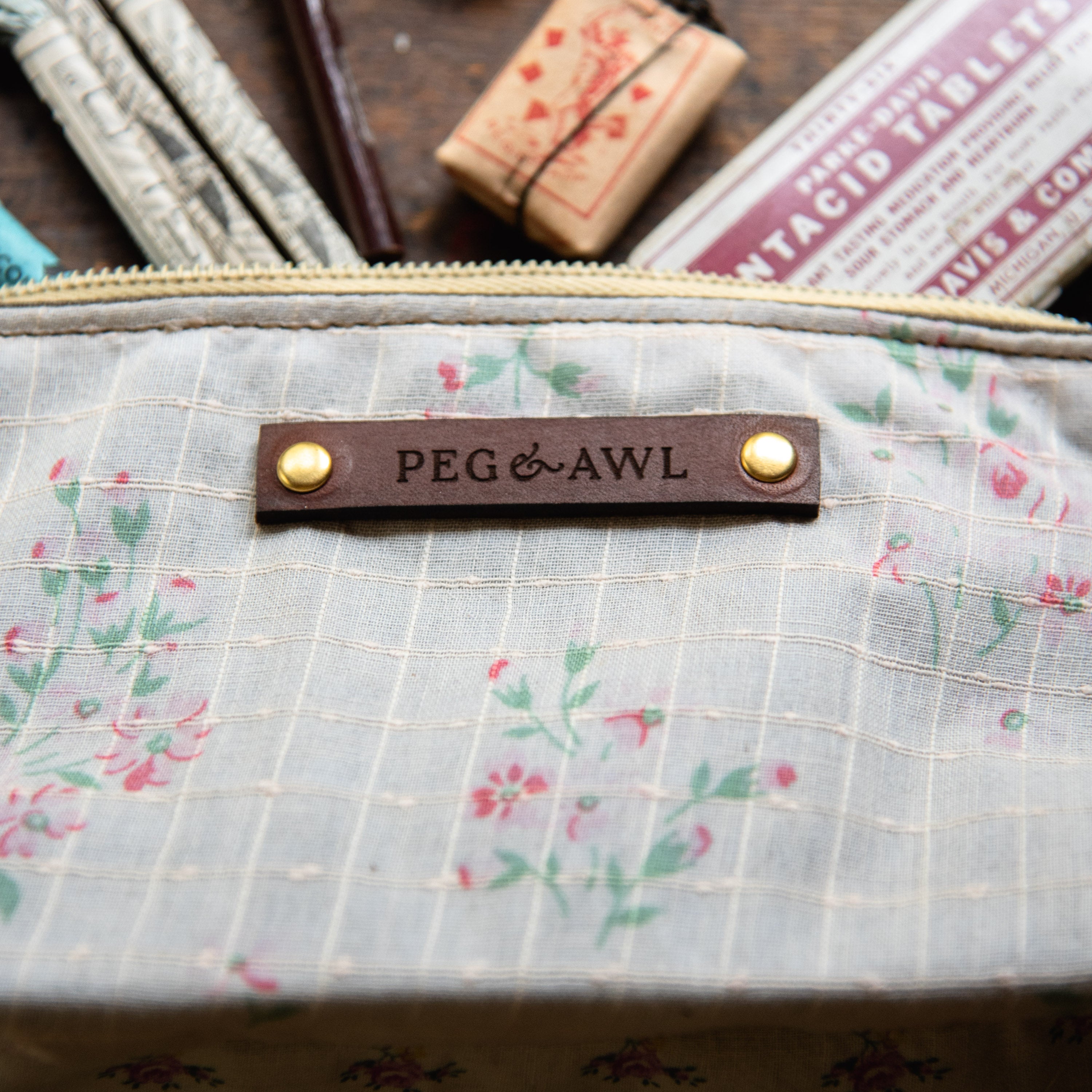 Essentials Pouch with 40s-50s Girls Dress: Priya