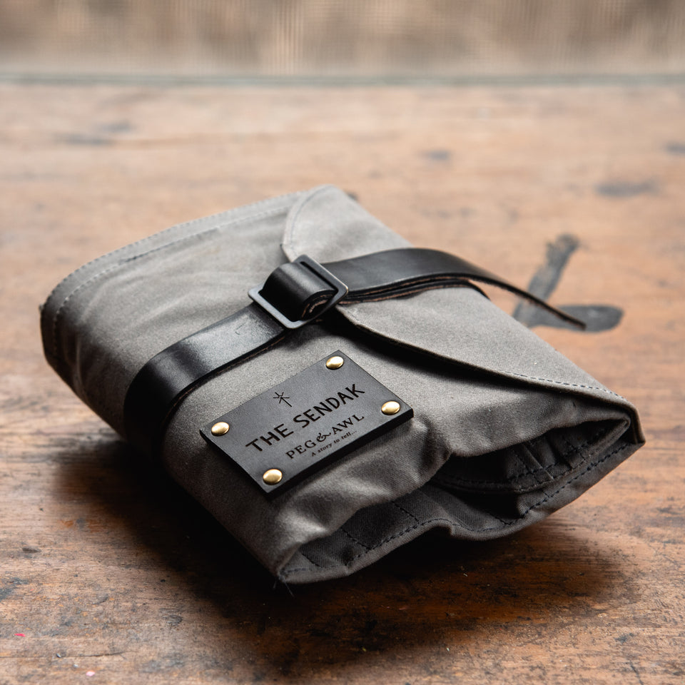 /color-Fog with Black Leather