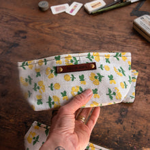 Essentials Pouch with Mid-1900s Feedsack: Sabine