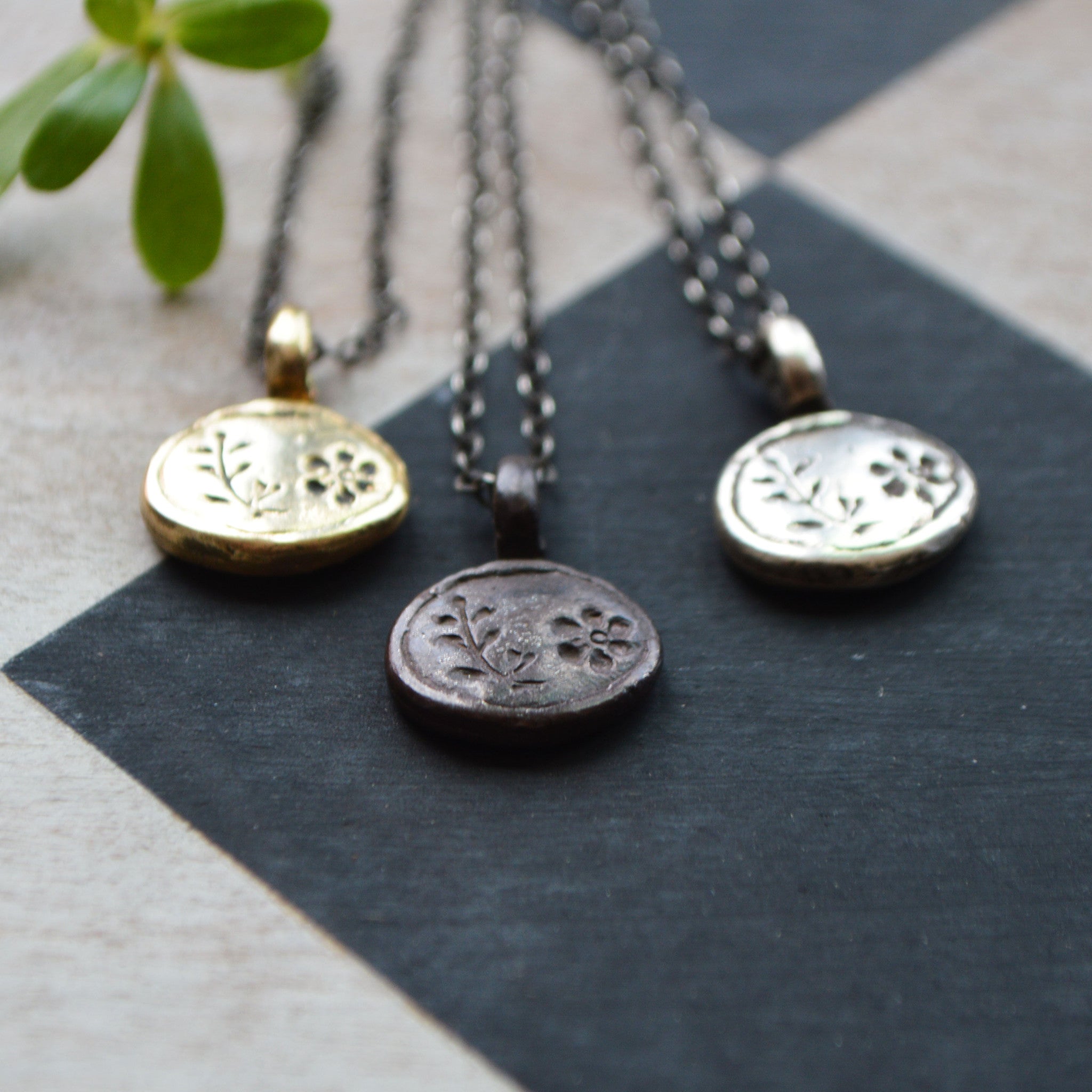 /color-Oxidized Sterling Silver