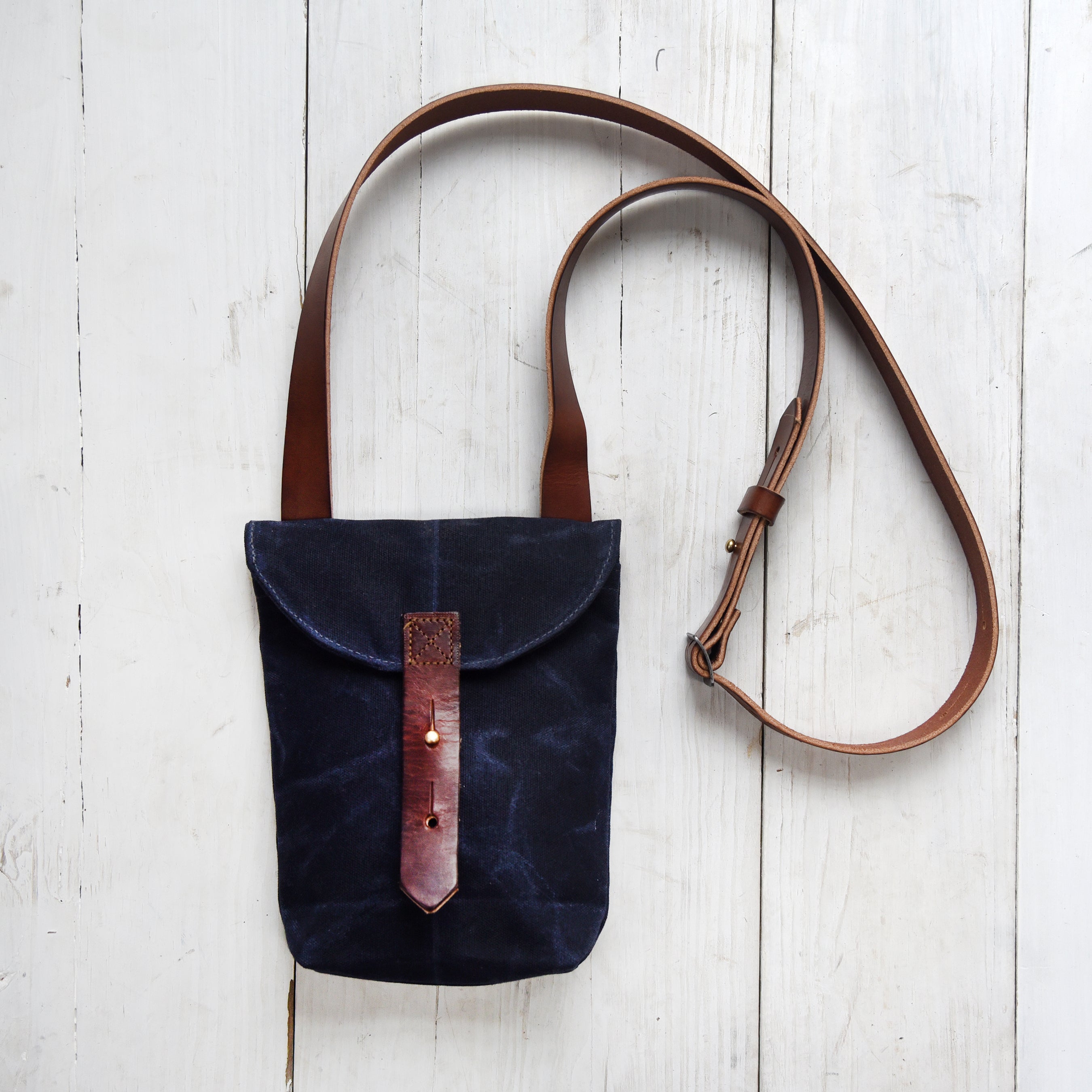 The Small Hunter Satchel