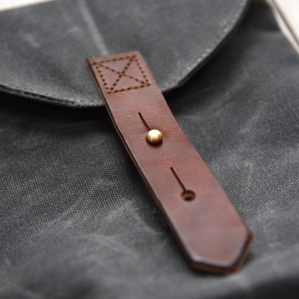 The Small Hunter Satchel