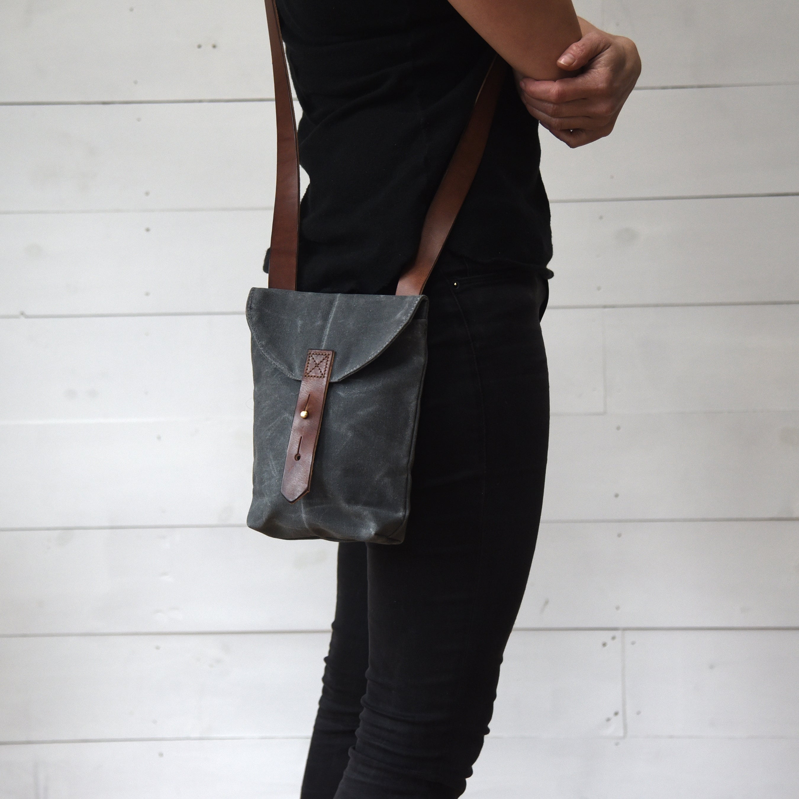 The Small Hunter Satchel