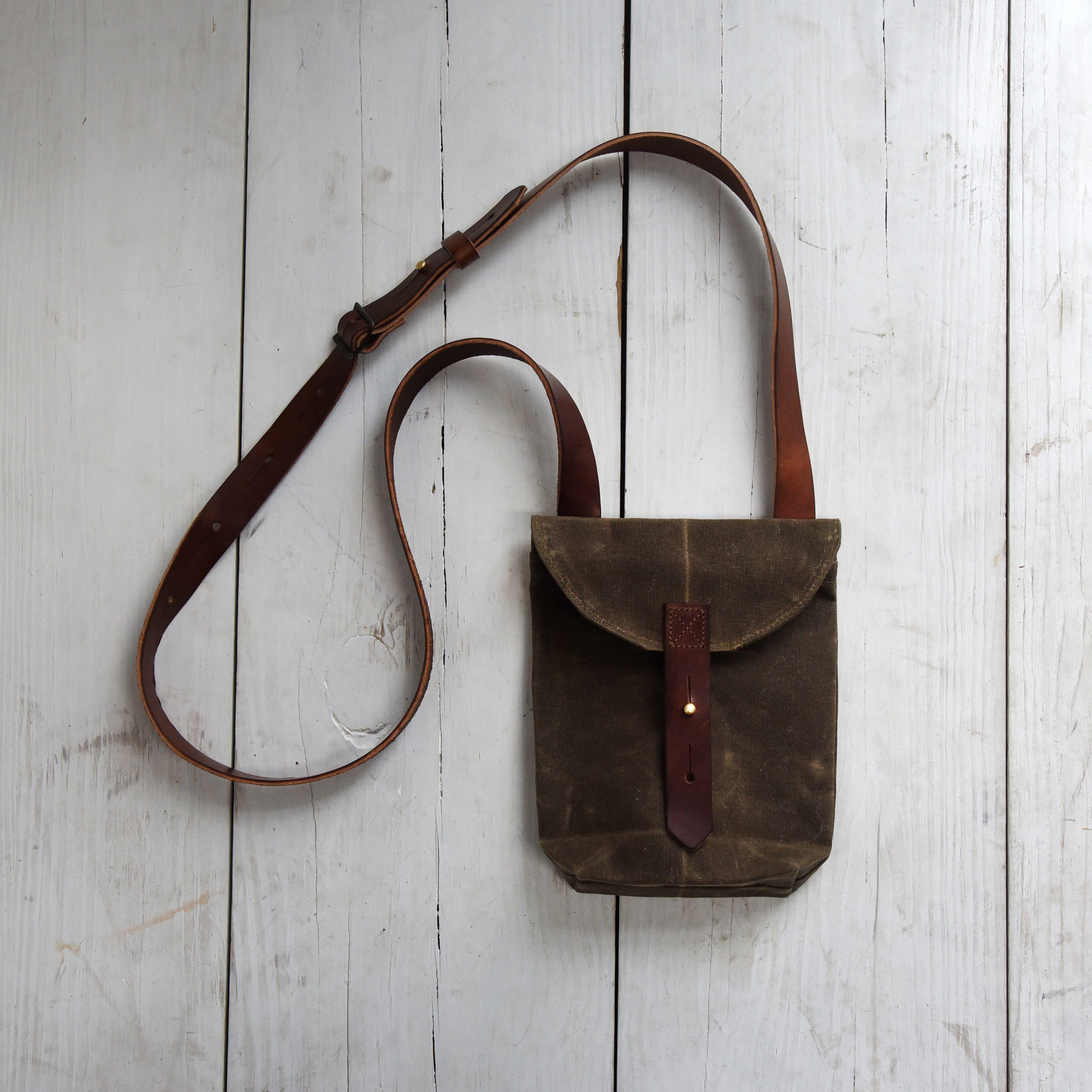 The Small Hunter Satchel
