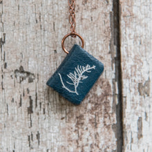 Anna Atkins Medium Book Necklace: Grateloupia filicina