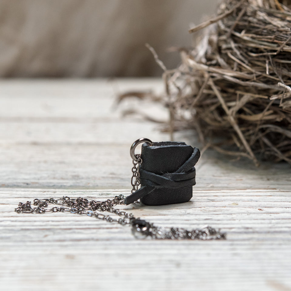 The Jackson Book Necklace (black) with Tie