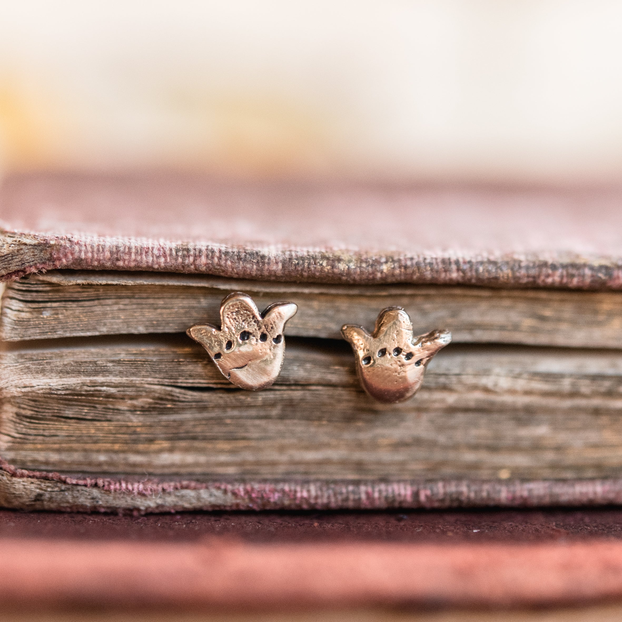 Foundlings Earrings: Opal (Flower)
