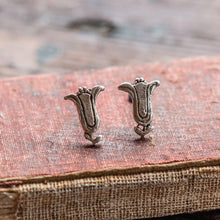 Foundlings Earrings: Terran (Flower)