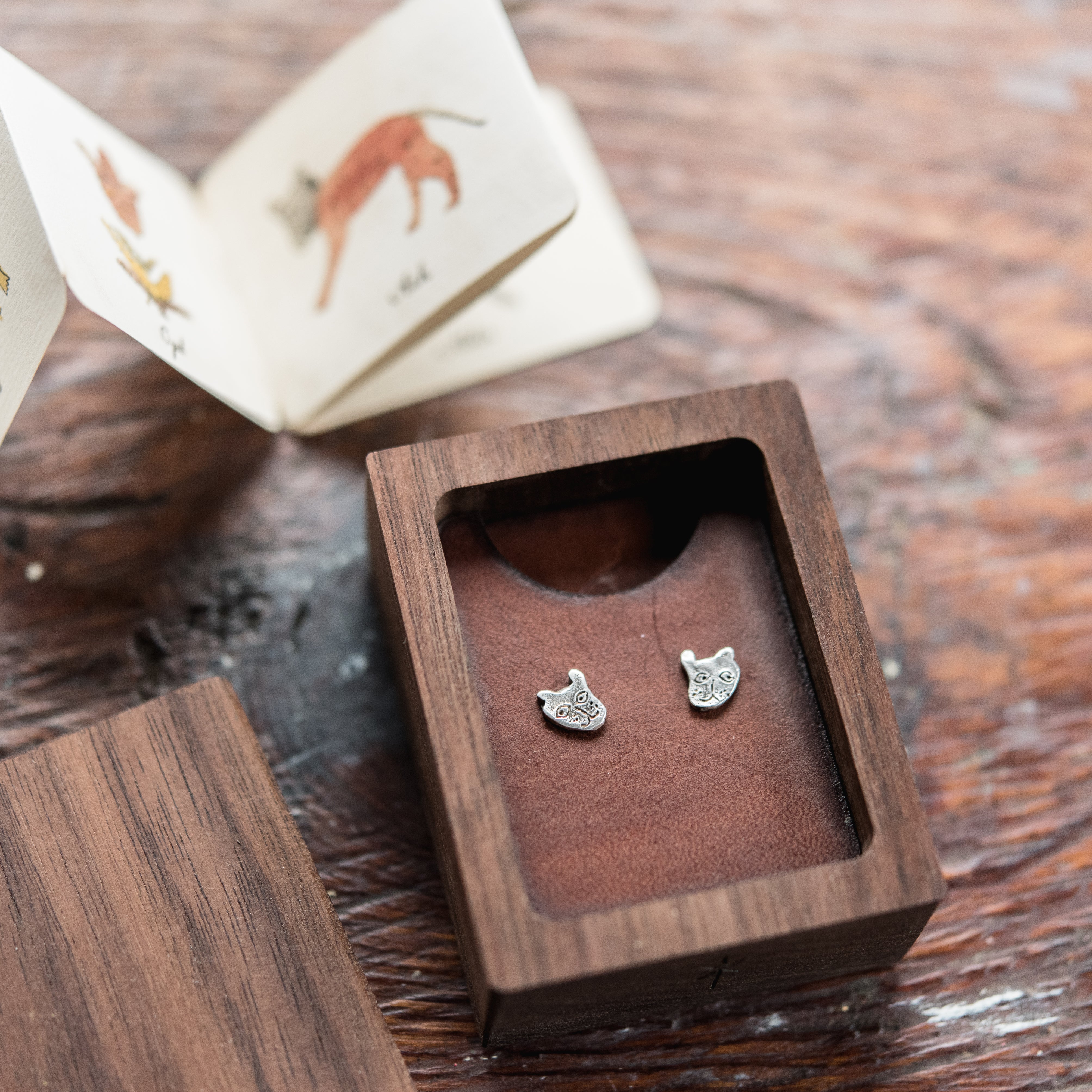 Foundlings Earrings: Ash (Cat)