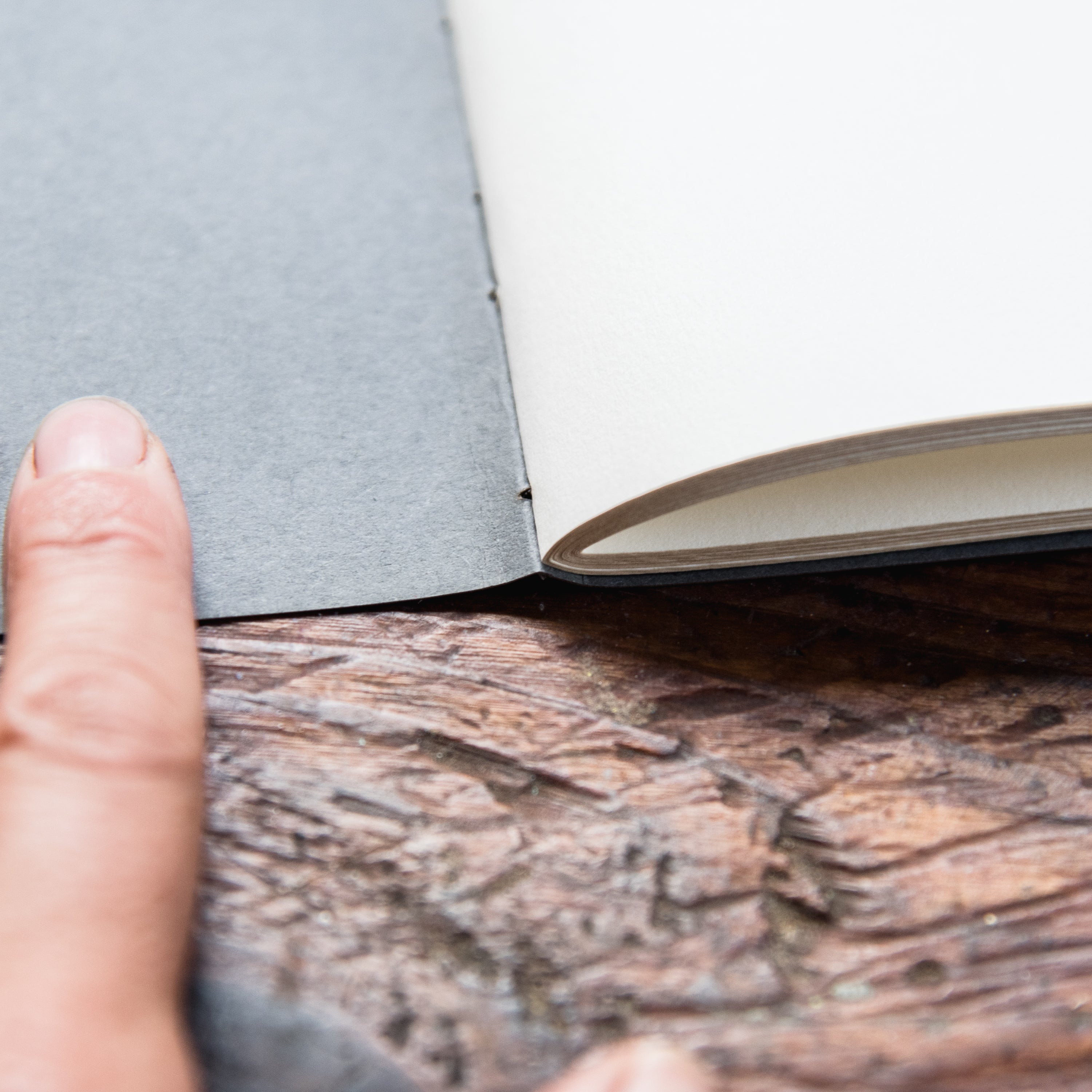 Large Portrait Orra Sketchbook