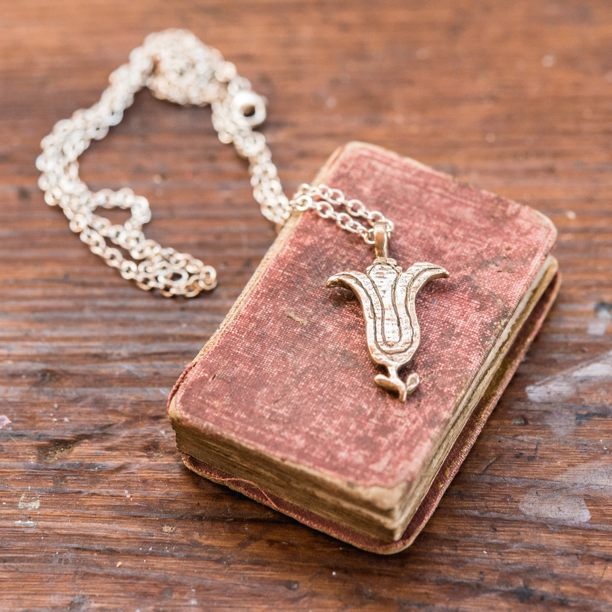 Foundlings Necklace: Terran (Flower) – Peg and Awl