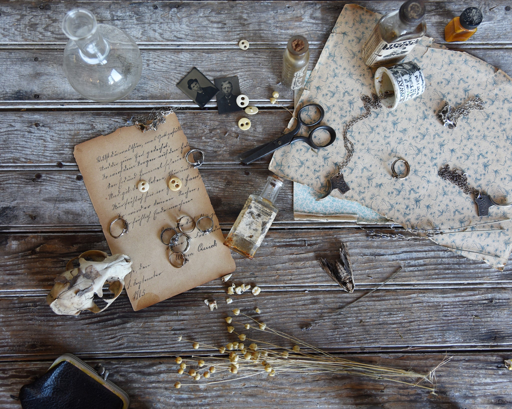 The Great Train Robbery Necklace