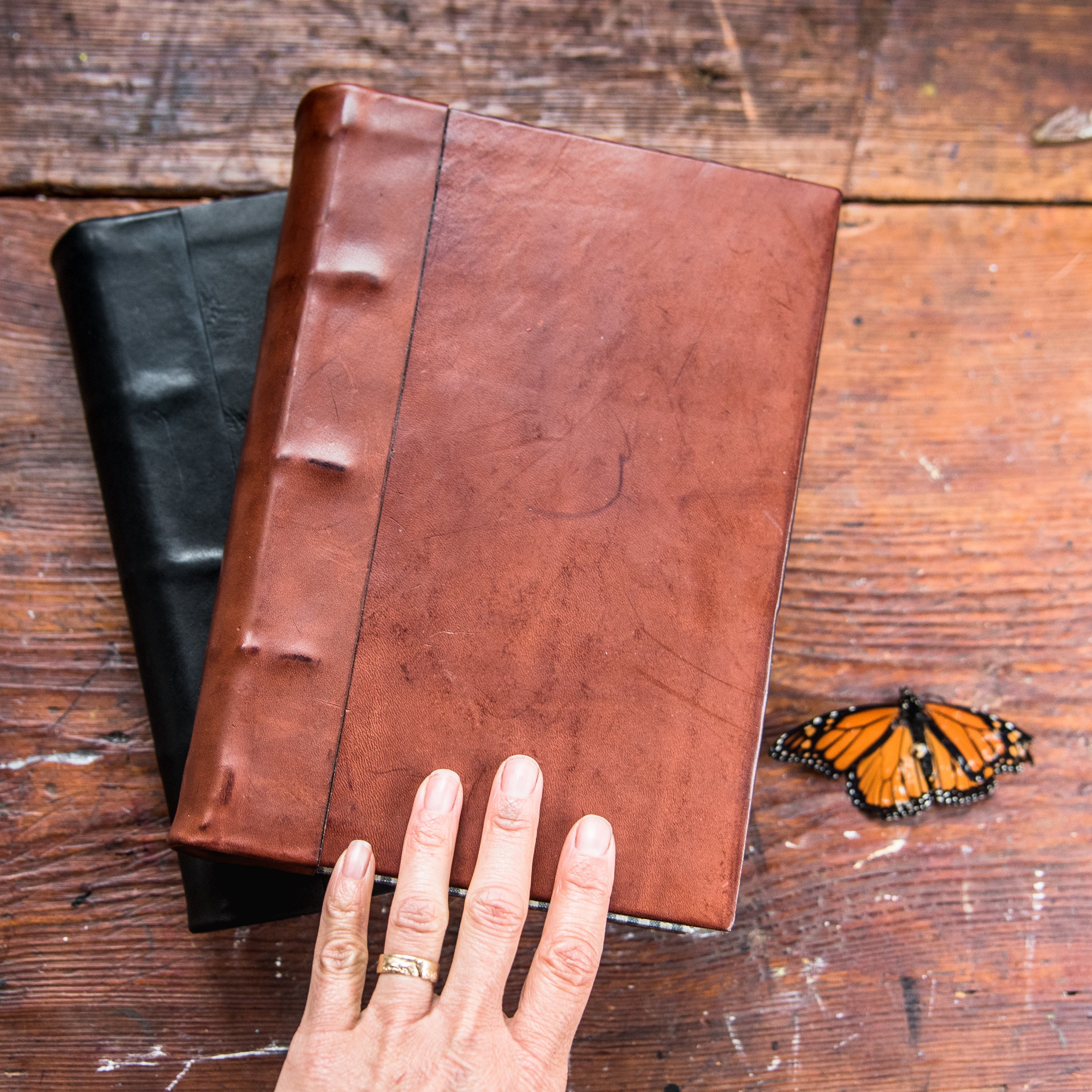 Harper Hand-Bound Leather Tome (Brown)