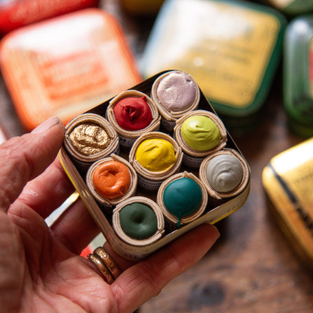 Typewriter Tin with 9 Beam Paints