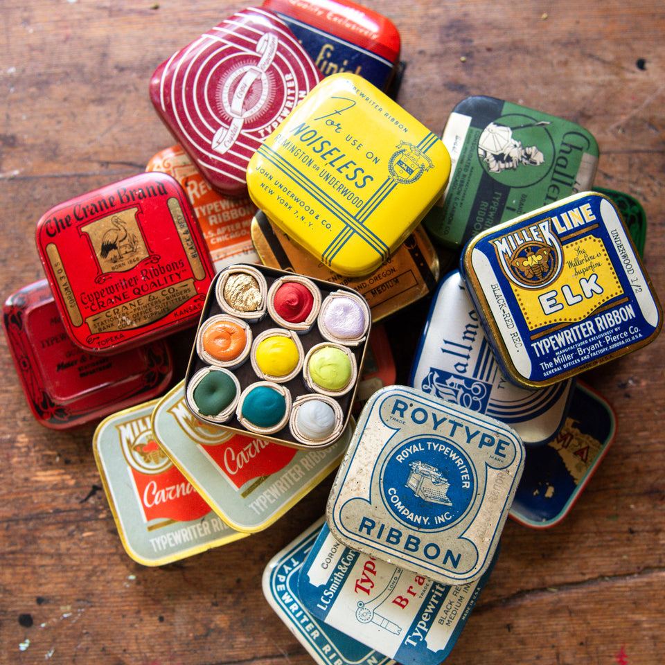 Typewriter Tin with 9 Beam Paints
