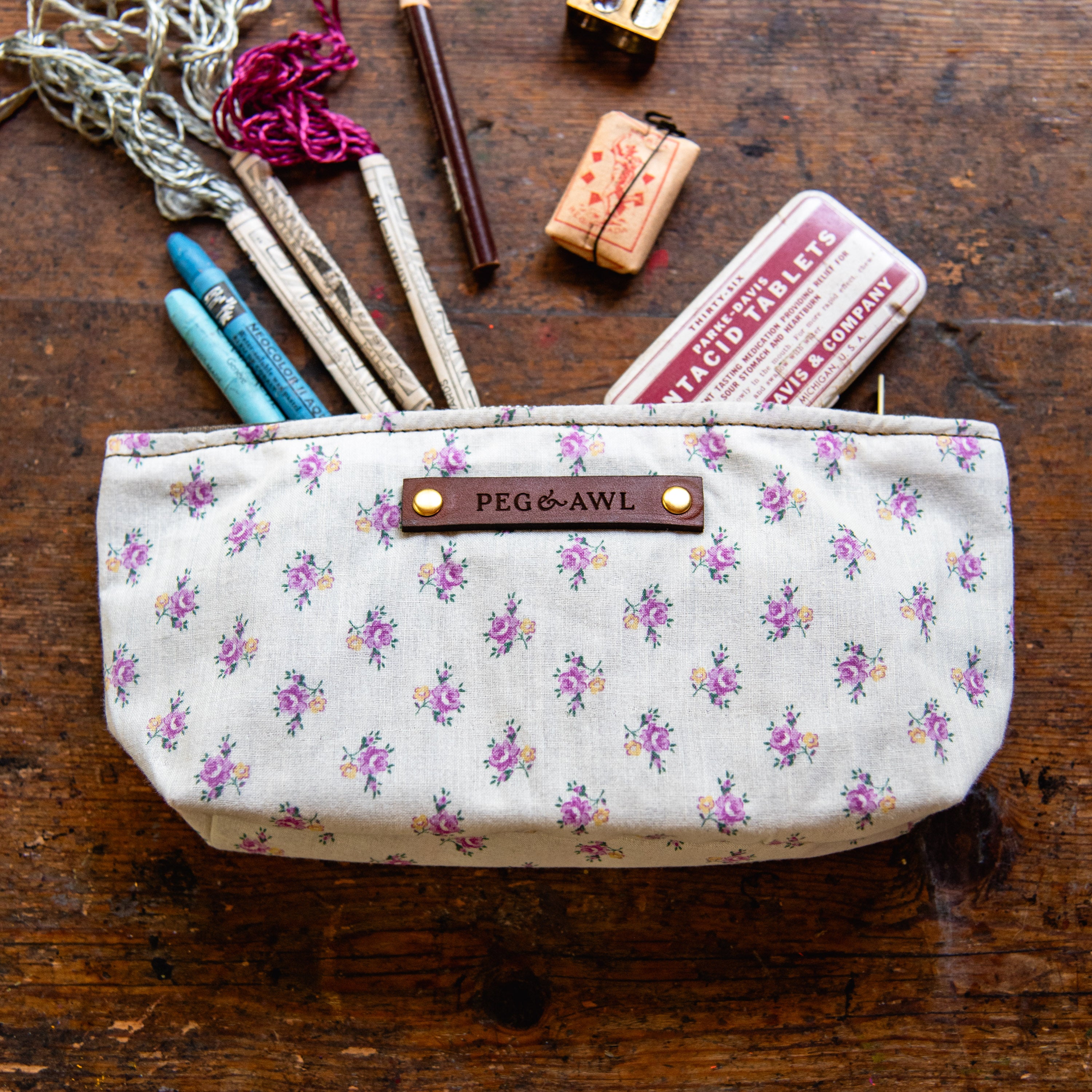 Essentials Pouch with 40s-50s Girls Dress: Arjun