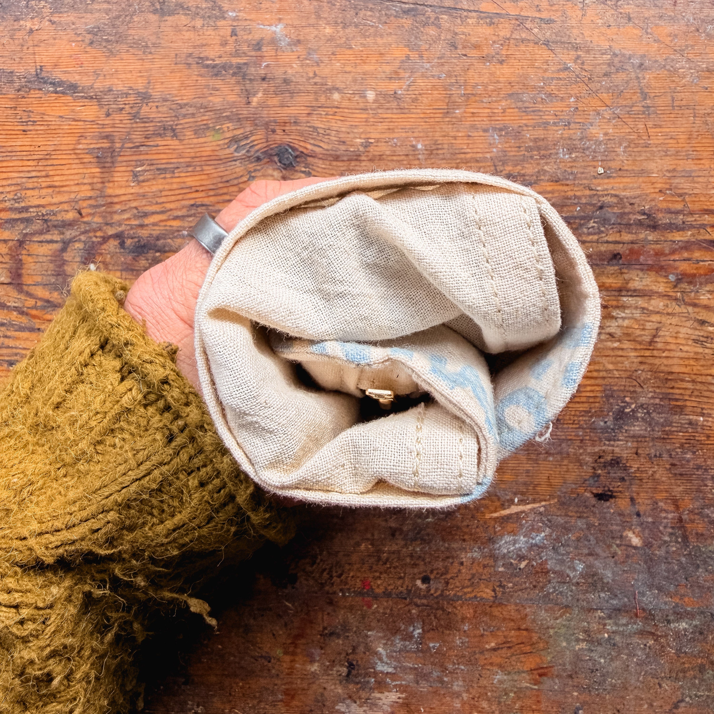 Sendak Nutshell Artist Roll with Vintage Feedsack: Blue Letters