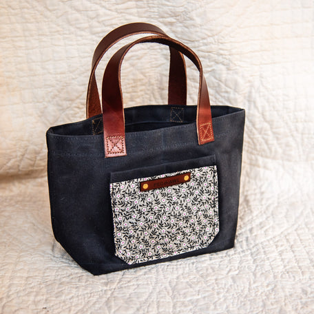 Pipit Tote with 1930s Scrap Bundles: Clara