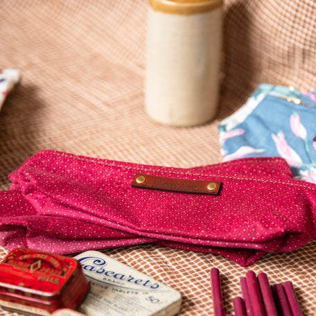 Drafter Pouch with Early Antique Cotton: Dulcinha