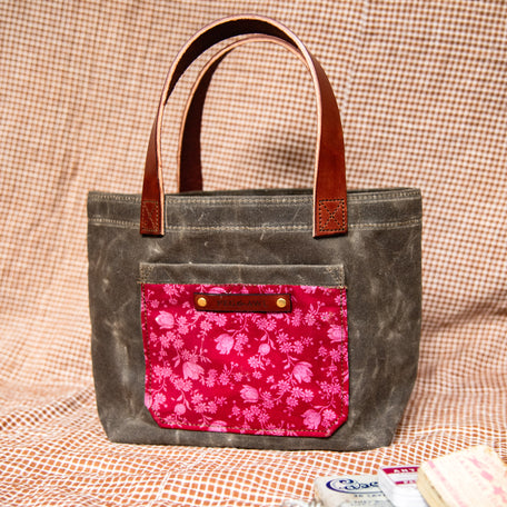 Pipit Tote with Vintage Scrap Bundle: Edna