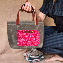 Pipit Tote with Vintage Scrap Bundle: Edna