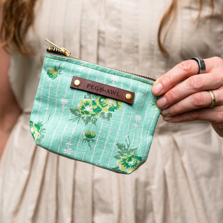 Saver Pouch with Mid-Century Feedsack: Enki