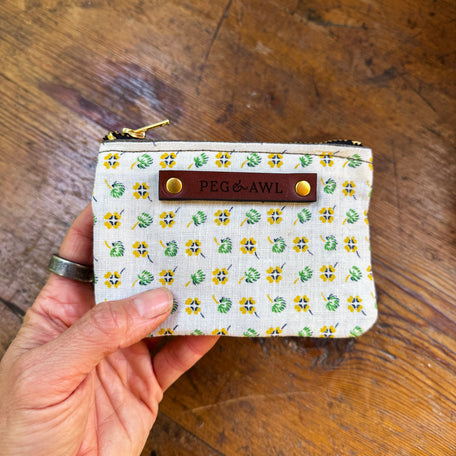 Spender Pouch with Mid-Century Feedsack: Freya