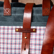 Standard Tote with 1800s Pillow Sham: Gemma