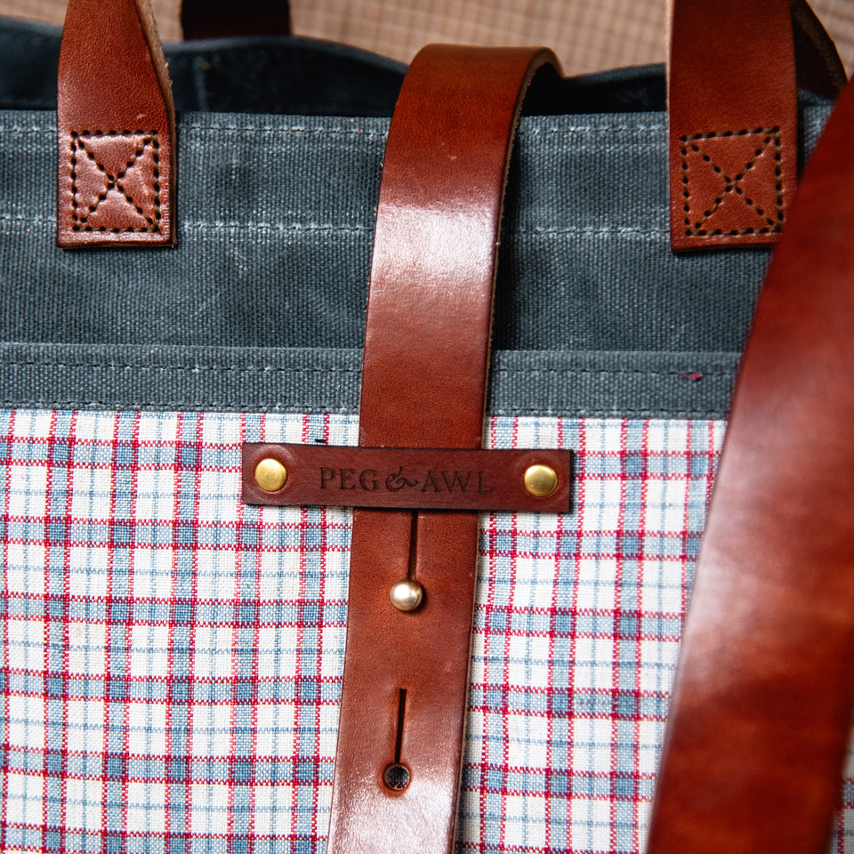 Standard Tote with 1800s Pillow Sham: Gemma