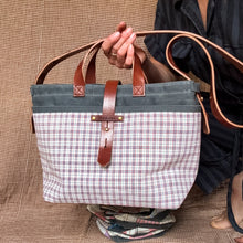 Standard Tote with 1800s Pillow Sham: Gemma