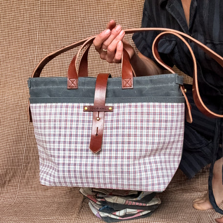 Standard Tote with 1800s Pillow Sham: Gemma
