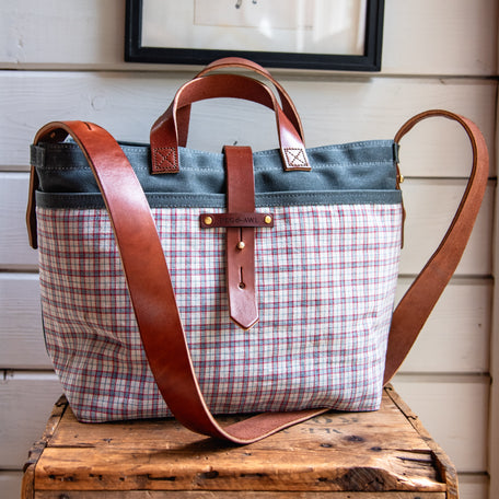 Standard Tote with 1800s Pillow Sham: Gemma